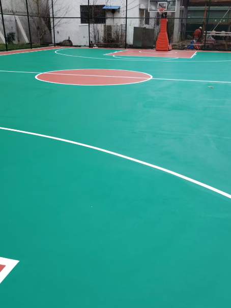 兴县 球场长期使用易出现地面开裂